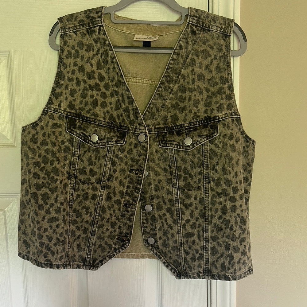 Universal Thread Leopard Print Vest - Brown and Black
